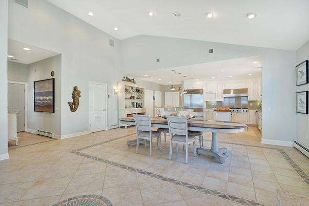 Dining room, Interior, Kitchen, Pendant Lights, Recessed Lighting, Stainless Steel Appliances