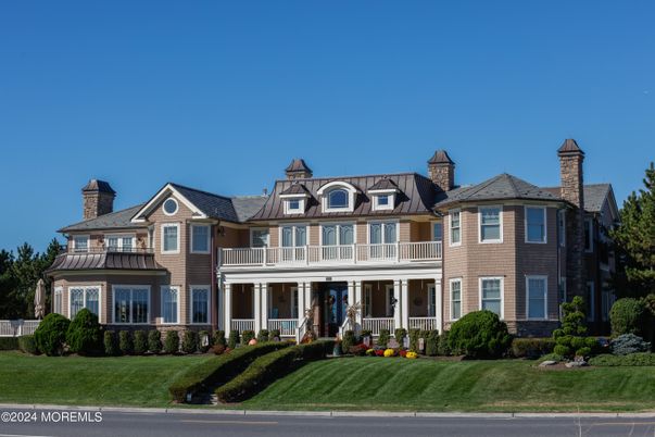 Exterior, Facade, Queen Anne Victorian