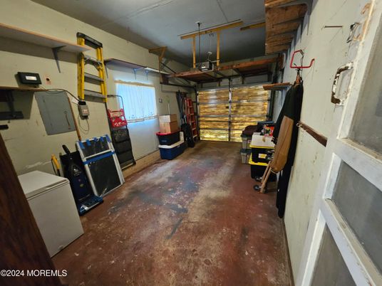 Garage, Interior