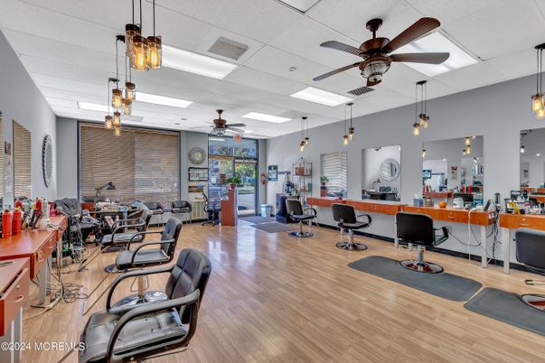 Fitness Equipment, Interior, Pendant Lights, Wood Texture Flooring