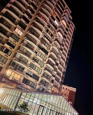 Exterior, Facade, Highrise