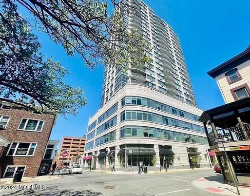 Exterior, Facade, Condo Building