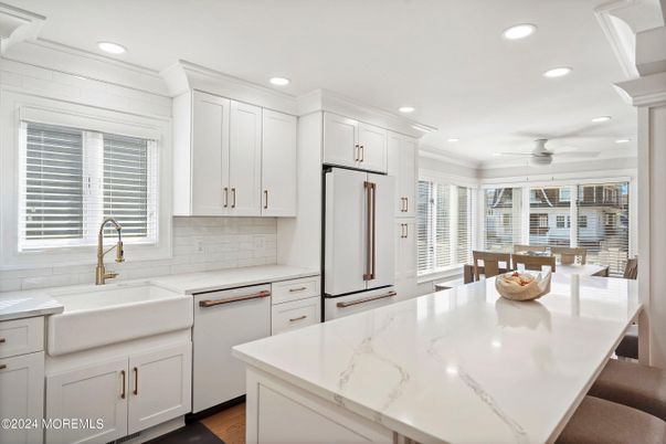 Dining room, Interior, Kitchen, Recessed Lighting, Wood Texture Flooring