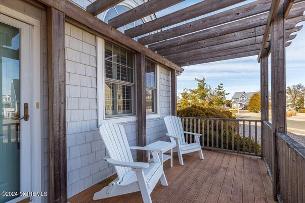 Exterior, Wood Texture Flooring