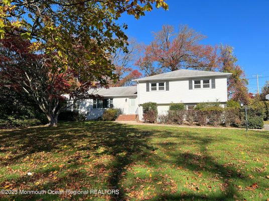Attached, Backyard, Exterior, Facade, Split Level