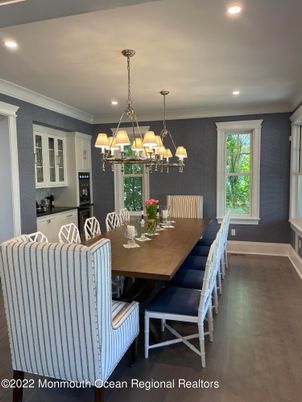 Chandelier, Dining room, Interior, Recessed Lighting, Wood Texture Flooring