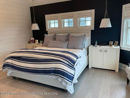 Bedroom, Interior, Pendant Lights, Wood Texture Flooring