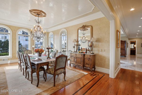 Chandelier, Dining room, Interior, Recessed Lighting, Wood Texture Flooring