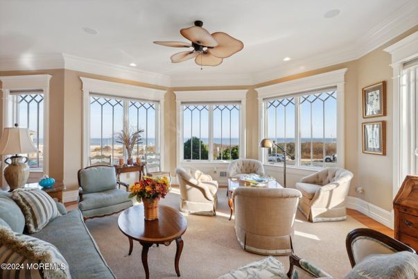 Interior, Living room, Recessed Lighting, Water