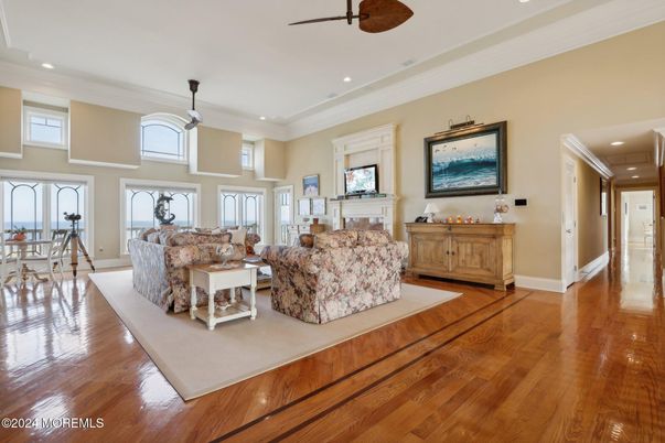 Fireplace, Interior, Living room, Pendant Lights, Recessed Lighting, Wood Texture Flooring