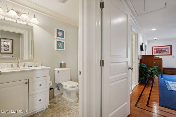 Bathroom, Interior, Recessed Lighting, Wood Texture Flooring