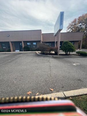 Exterior, Facade, None