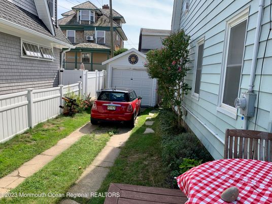 Detached Garage, Exterior