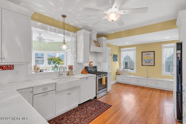 Interior, Kitchen, Pendant Lights, Recessed Lighting, Wood Texture Flooring