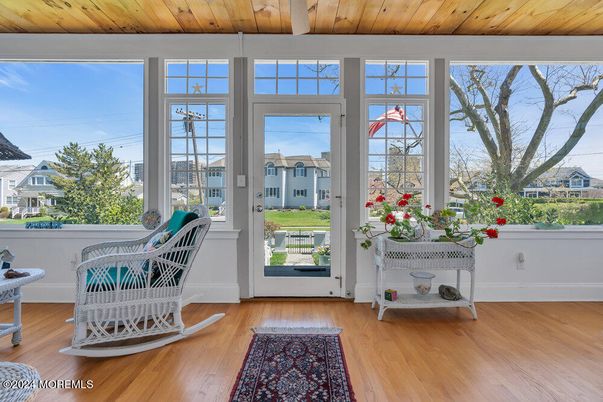 Interior, Sun Room, Wooden Ceilings, Wood Texture Flooring
