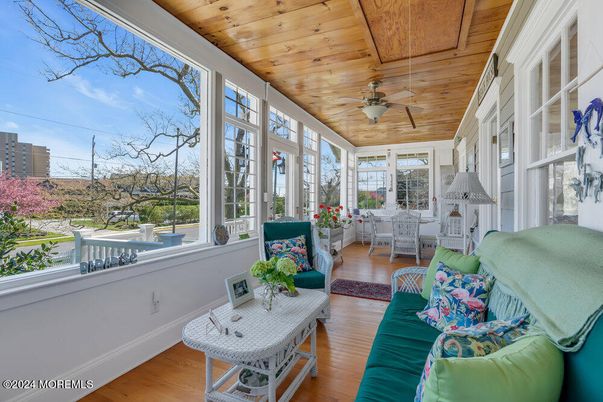 Dining room, Interior, Living room, Sun Room, Wooden Ceilings, Wood Texture Flooring
