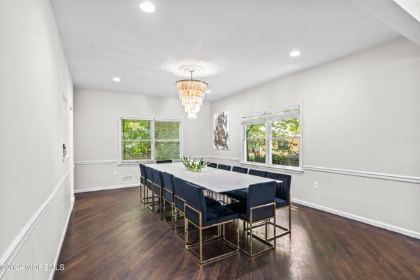 Chandelier, Dining room, Interior, Recessed Lighting, Wood Texture Flooring