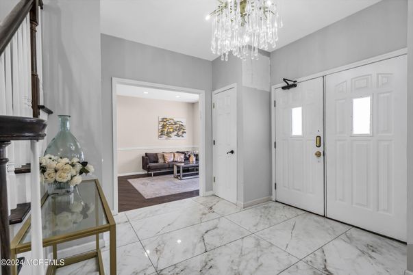 Chandelier, Interior, Marble, Recessed Lighting, Wood Texture Flooring
