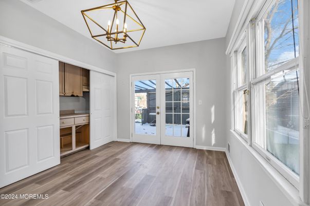 Interior, Pendant Lights, Wood Texture Flooring