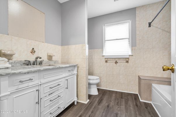 Bathroom, Dual Sink Vanities, Interior, Wood Texture Flooring