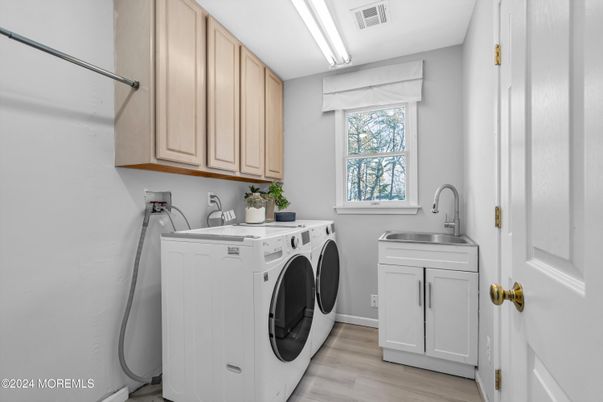 Interior, Washer, Wood Texture Flooring