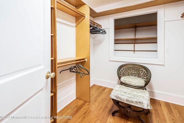 Interior, Walk-in Closets, Wood Texture Flooring
