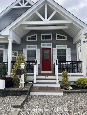 Exterior, Facade, American Craftsman