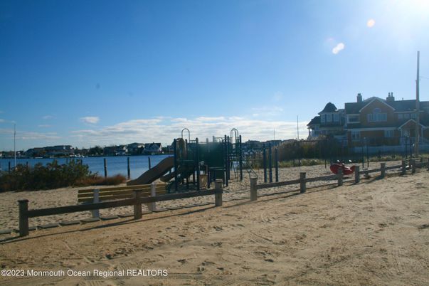 Backyard, Exterior, Playground, Water