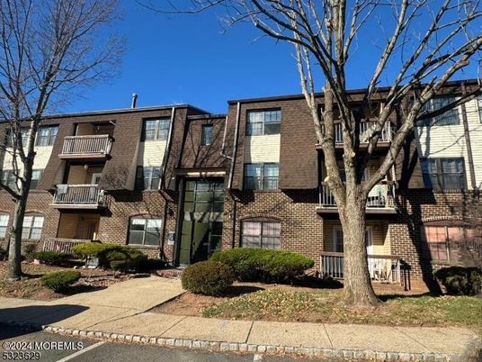 Exterior, Facade, Brick Facade, Rowhouse