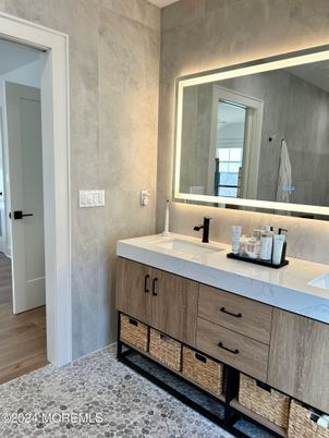 Bathroom, Dual Sink Vanities, Interior, Wood Texture Flooring
