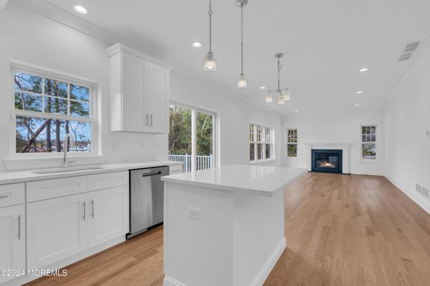 Fireplace, Interior, Kitchen, Pendant Lights, Recessed Lighting, Wood Texture Flooring