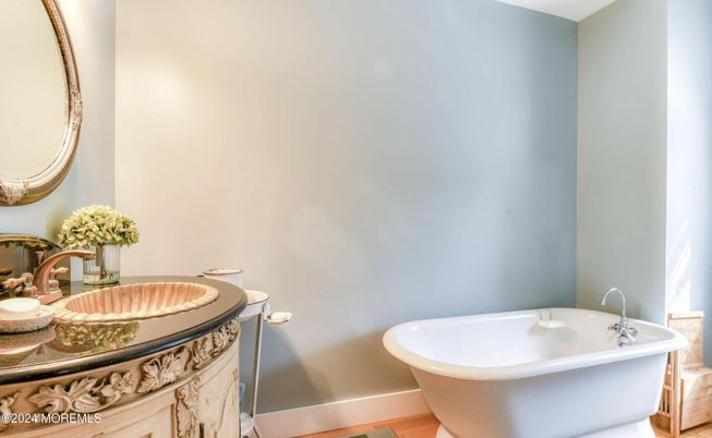 Bathroom, Free Standing Baths, Interior