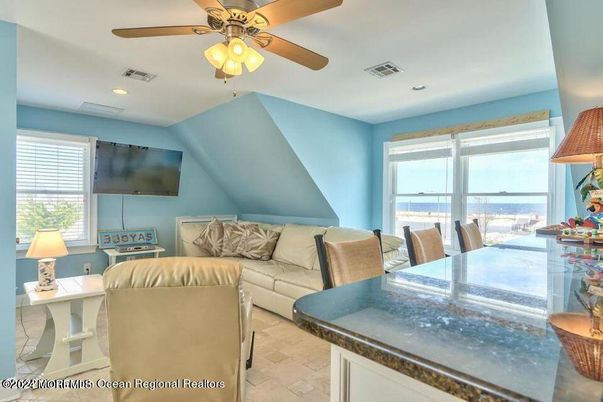 Dining room, Interior, Living room, Recessed Lighting, Water