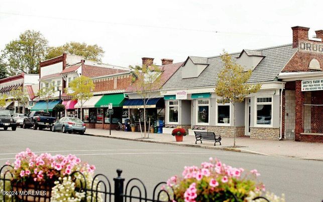 Exterior, Facade, Brick Facade, Cape Cod