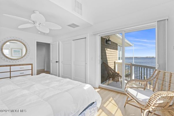 Bedroom, Interior, Water, Wood Texture Flooring