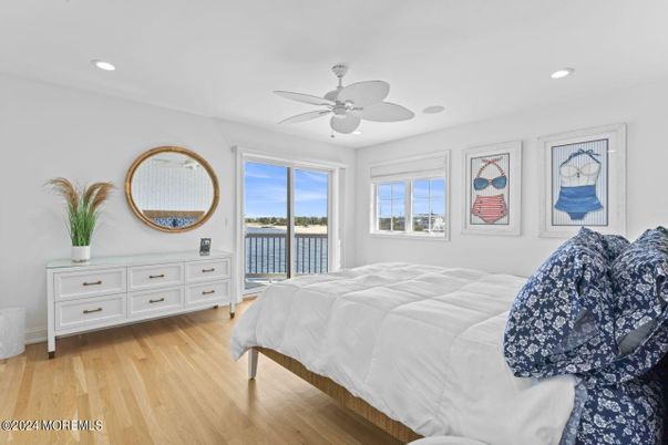 Bedroom, Interior, Recessed Lighting, Water, Wood Texture Flooring