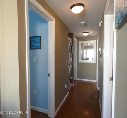 Interior, Utility Closets, Washer, Wood Texture Flooring