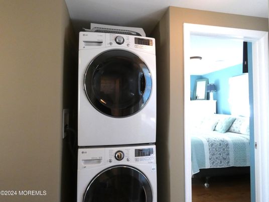 Bedroom, Interior, Utility Closets, Washer