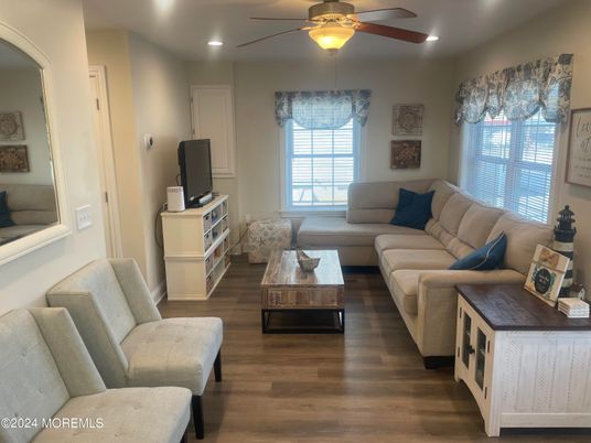 Interior, Living room, Recessed Lighting, Wood Texture Flooring