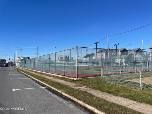 Exterior, Tennis Courts