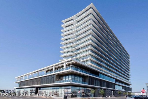 Exterior, Facade, Condo Building