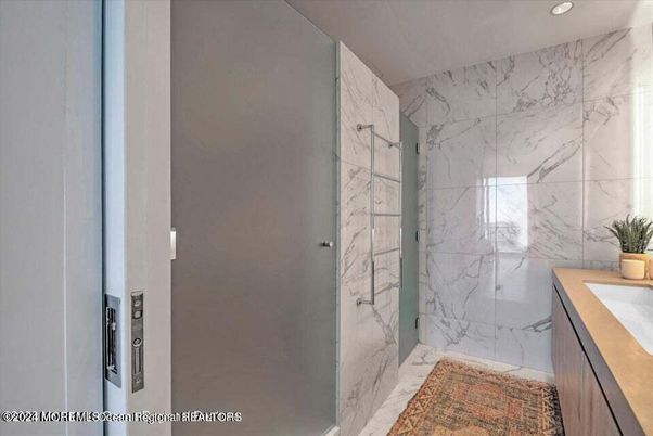 Bathroom, Interior, Marble Walls, Recessed Lighting