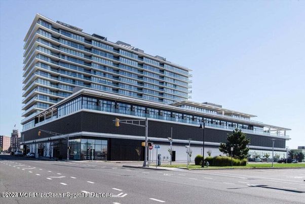 Exterior, Facade, Condo Building