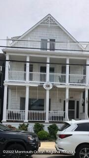 Exterior, Facade, Queen Anne Victorian