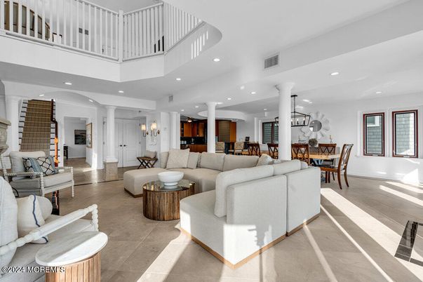 Chandelier, Dining room, Interior, Living room, Pendant Lights, Recessed Lighting