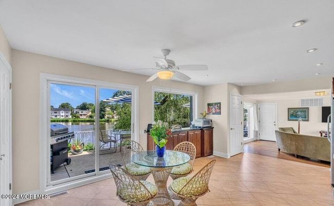 Interior, Living room, Recessed Lighting, Water