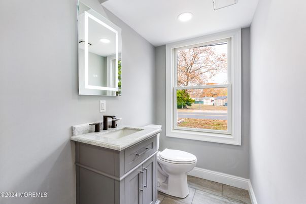 Bathroom, Interior, Recessed Lighting