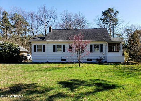 Backyard, Exterior, Facade, Cape Cod