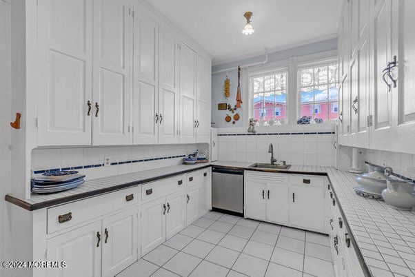 Interior, Kitchen, Tile Countertops