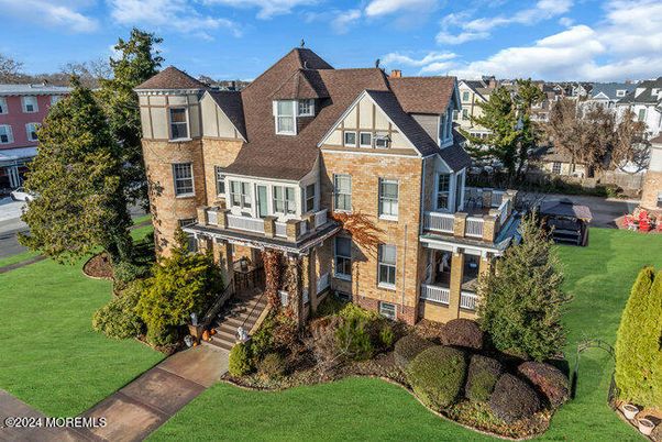 Exterior, Facade, Brick Facade, Queen Anne Victorian